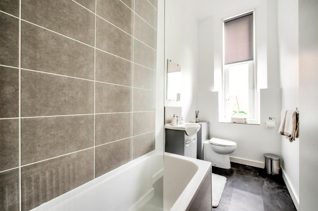 Pass The Keys Stylish 2 Bed In Heart Of West End Apartment Глазгоу Екстериор снимка